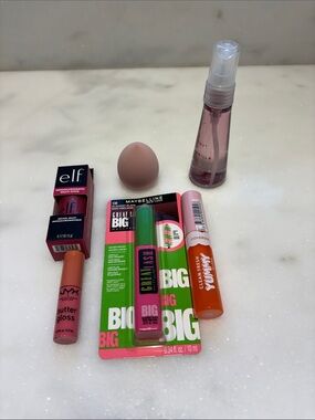 Makeup Bundle with Pink Beauty Sponge & Maybelline Mascara